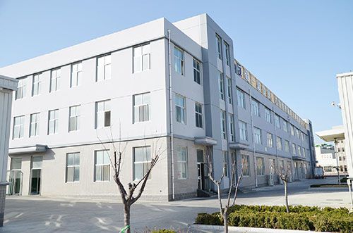 公司本著以人為本、誠信待人的理念，培養(yǎng)造就了一批專業(yè)人員